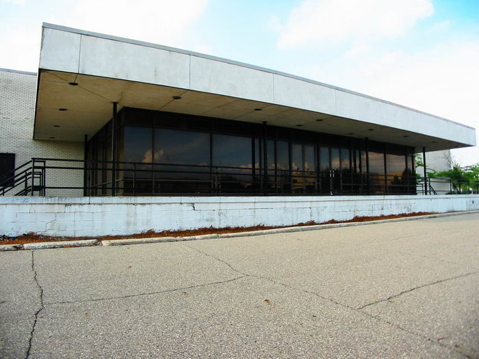 Summit Place Mall (Pontiac Mall) - Early 2000S